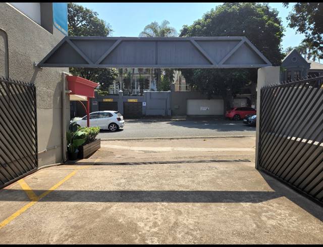 150M² RESTAURANT TO LET IN ESSENWOOD